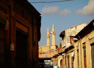 Living an acustic and a material interreligious experience